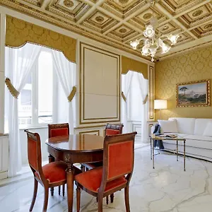 Apartment Elegant Nearby Trevi Fountain, Rome