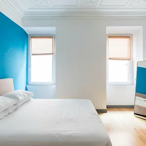 Pietra Square Apartment